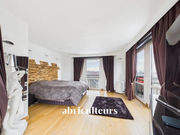 Image No.25-2 Bed Apartment for sale