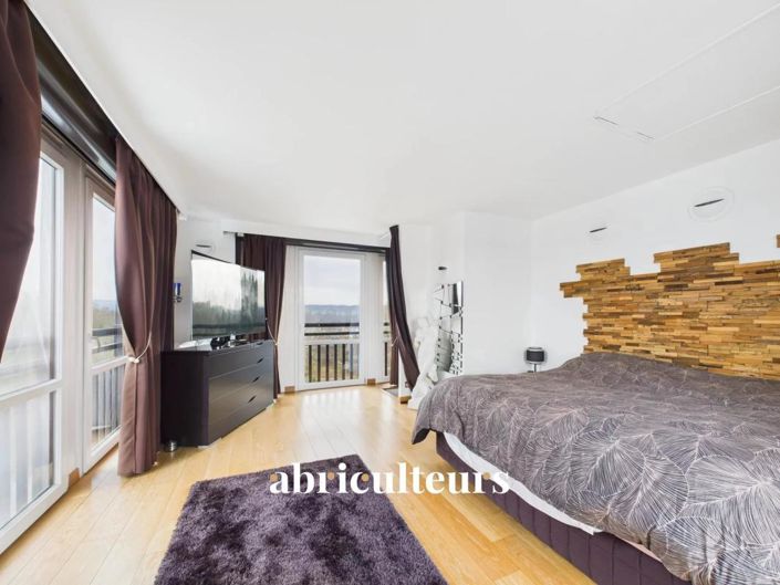 Image No.26-2 Bed Apartment for sale