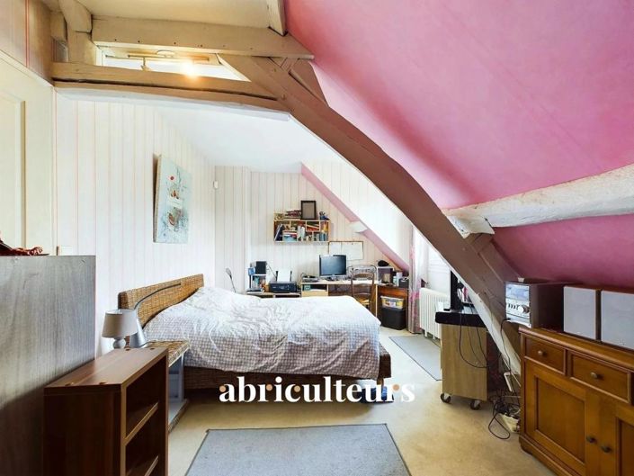 Image No.10-4 Bed House for sale