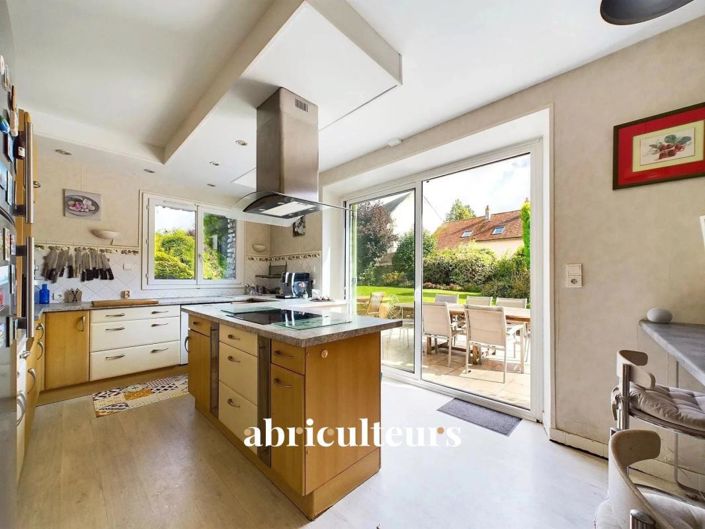 Image No.9-4 Bed House for sale