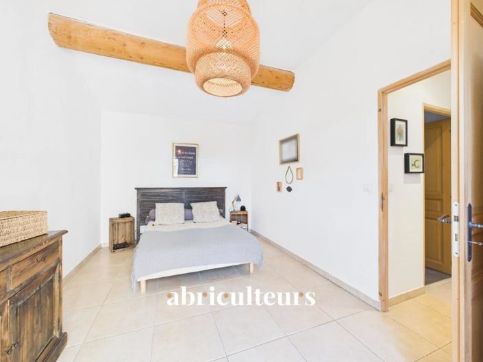 Image No.13-4 Bed House for sale