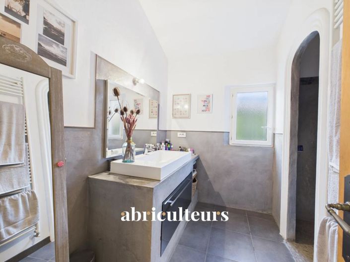 Image No.14-4 Bed House for sale