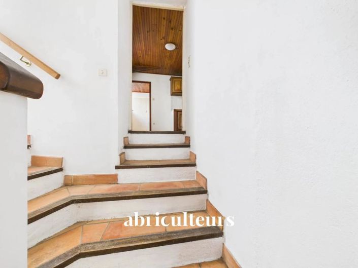 Image No.2-3 Bed House for sale