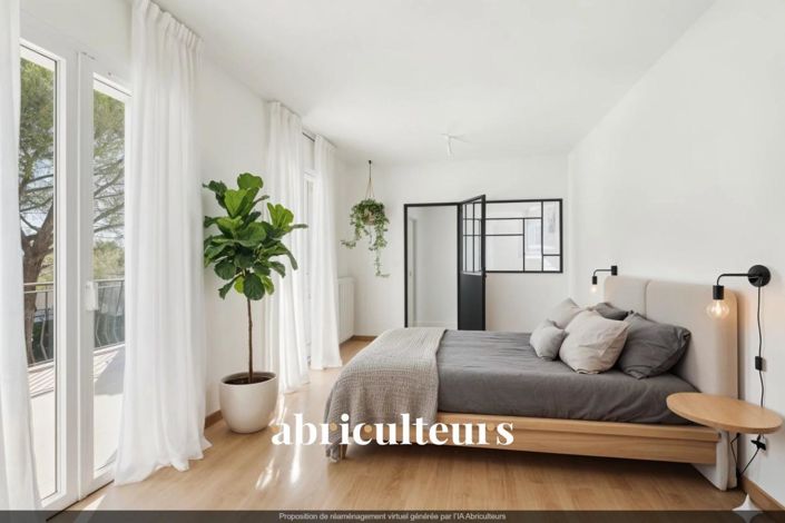 Image No.10-3 Bed House for sale