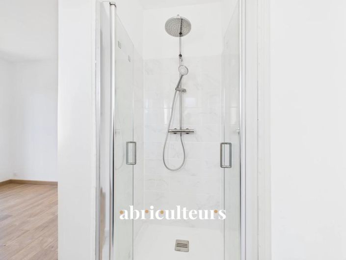 Image No.18-3 Bed House for sale