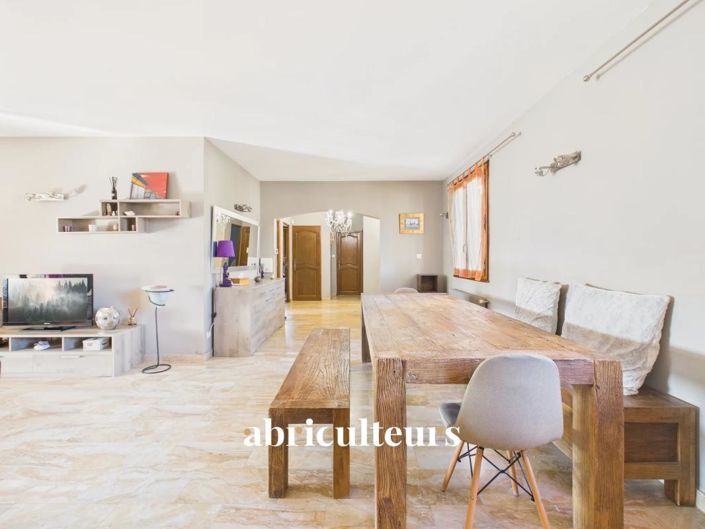 Image No.5-3 Bed House for sale