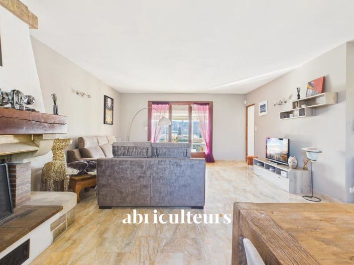 Image No.6-3 Bed House for sale