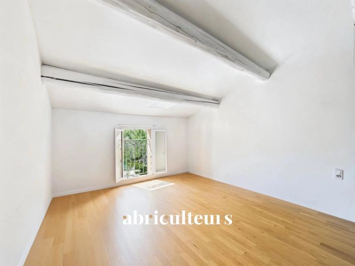 Image No.11-5 Bed House for sale