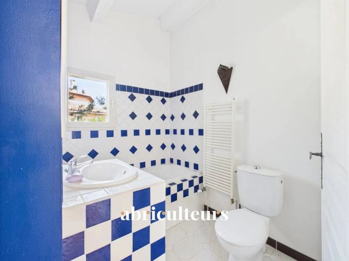 Image No.19-5 Bed House for sale