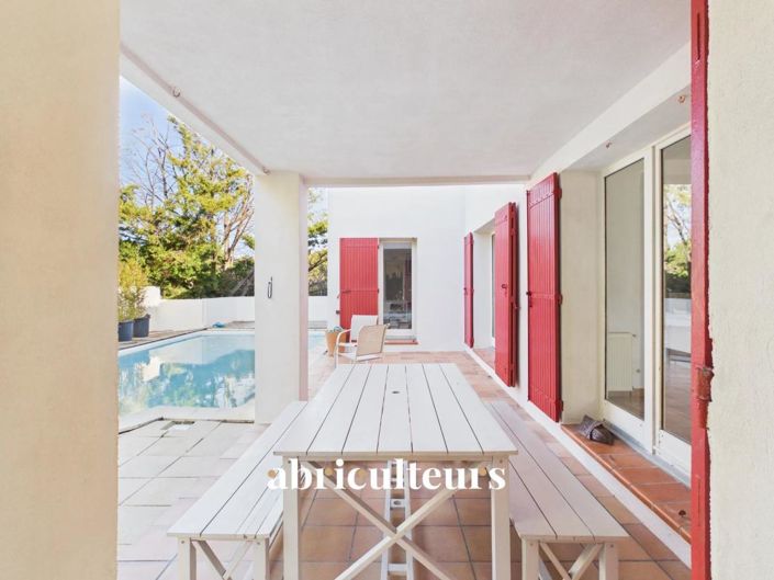 Image No.24-5 Bed House for sale