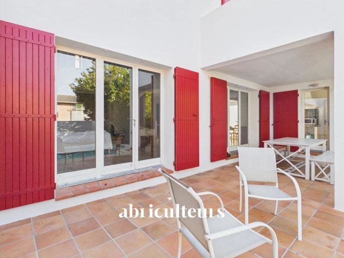 Image No.25-5 Bed House for sale