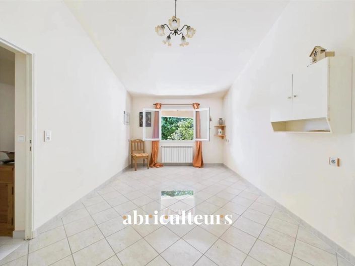 Image No.15-4 Bed House for sale