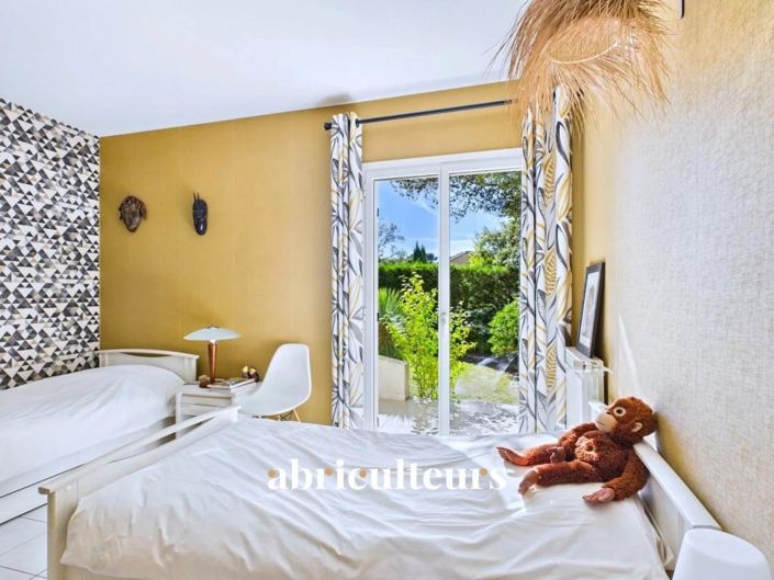 Image No.12-4 Bed House for sale