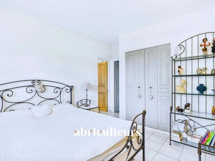 Image No.13-4 Bed House for sale