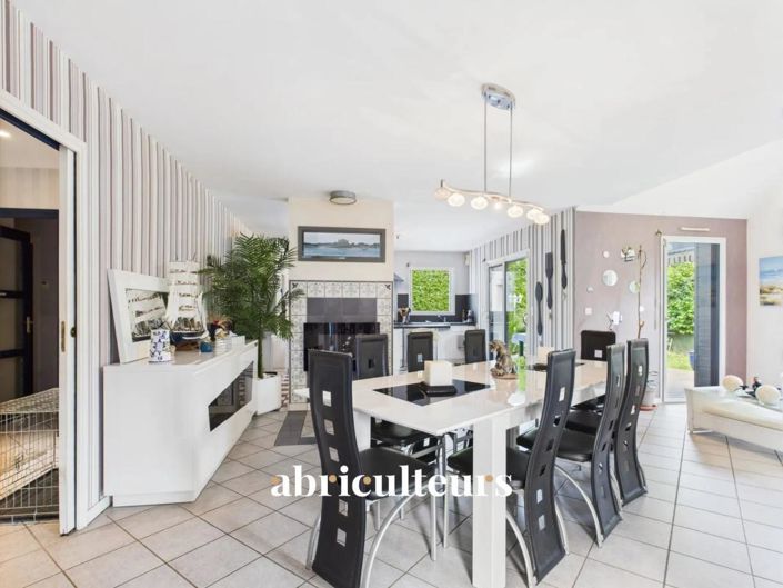 Image No.14-4 Bed House for sale