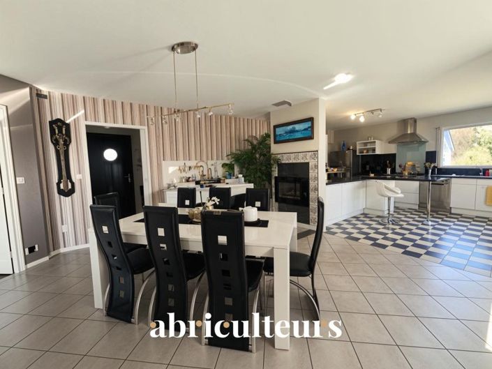 Image No.19-4 Bed House for sale