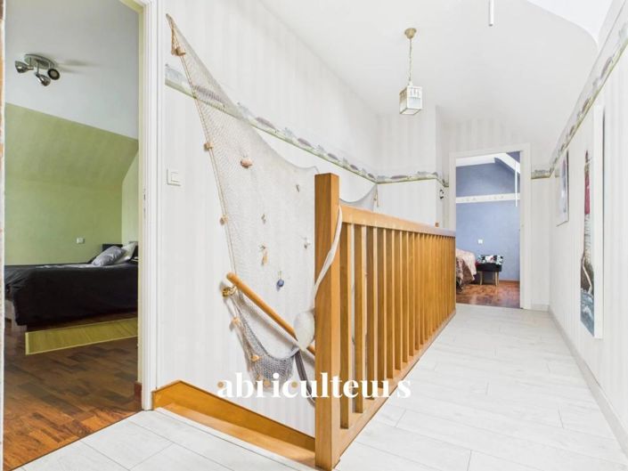 Image No.20-4 Bed House for sale