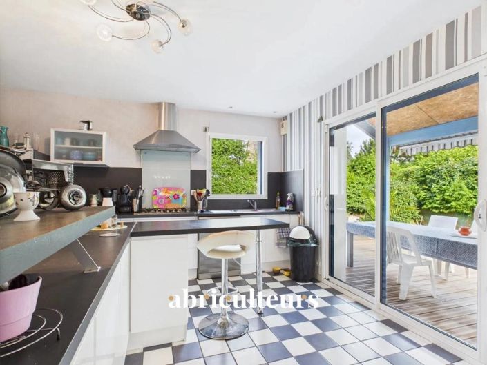 Image No.9-4 Bed House for sale