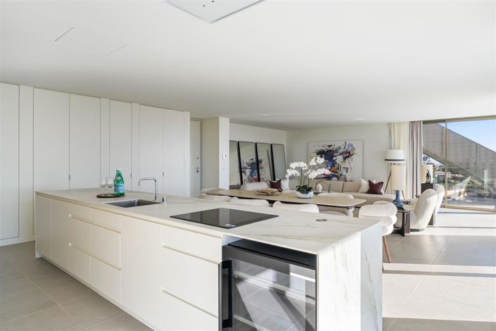 Image No.17-4 Bed Apartment for sale