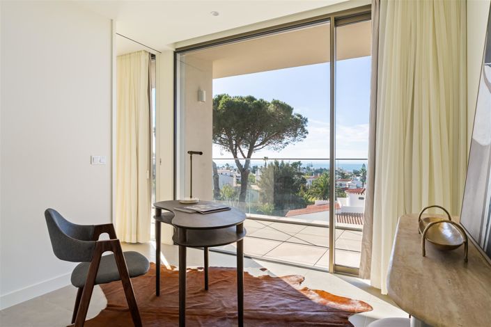 Image No.20-4 Bed Apartment for sale