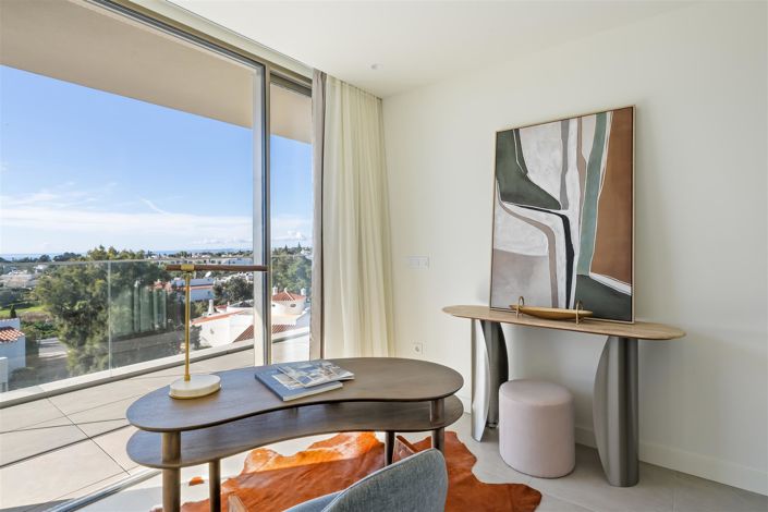 Image No.21-4 Bed Apartment for sale