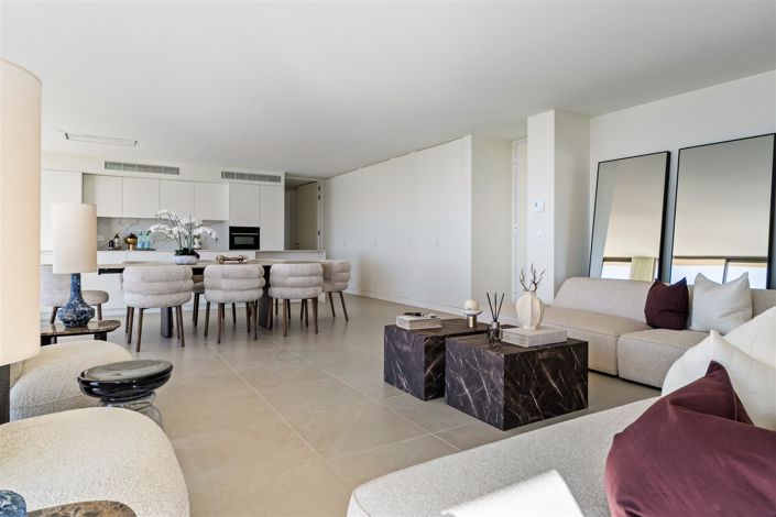 Image No.8-4 Bed Apartment for sale