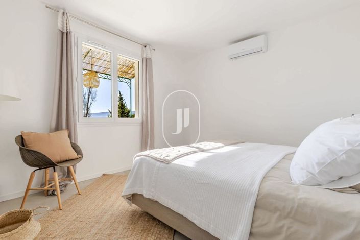 Image No.6-2 Bed House for sale