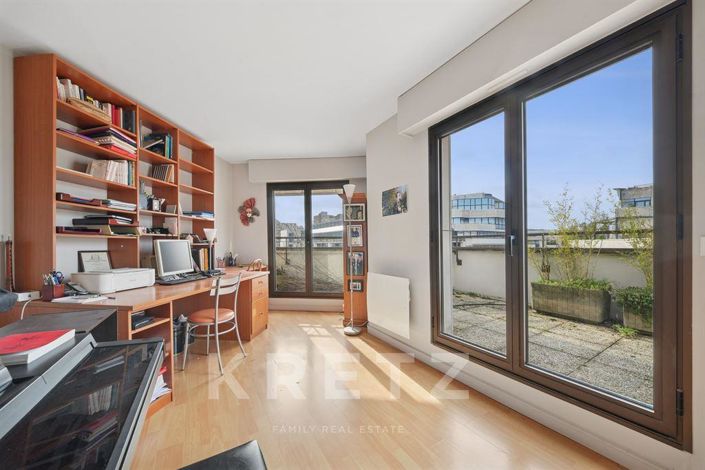 Image No.12-4 Bed Apartment for sale