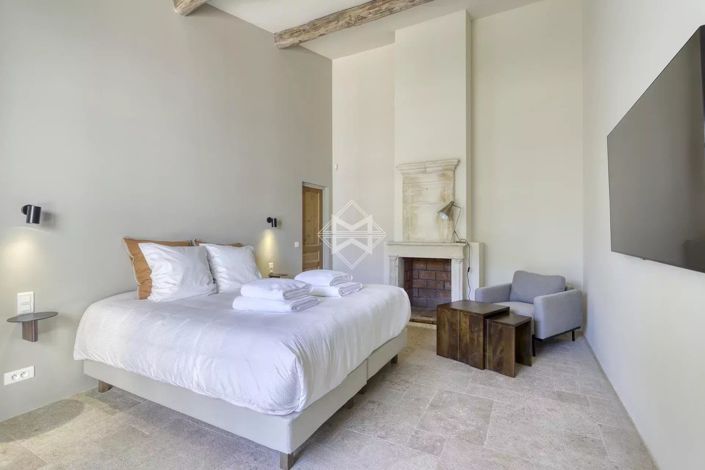 Image No.10-8 Bed House for sale