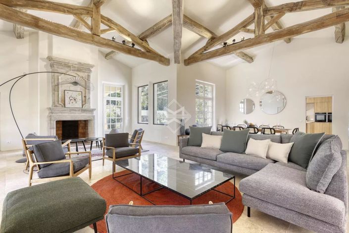 Image No.4-8 Bed House for sale