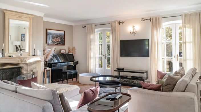 Image No.8-4 Bed House for sale