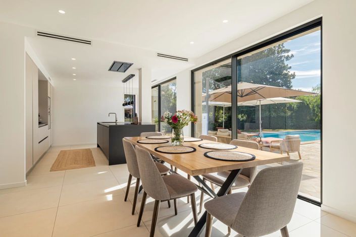 Image No.10-5 Bed House for sale