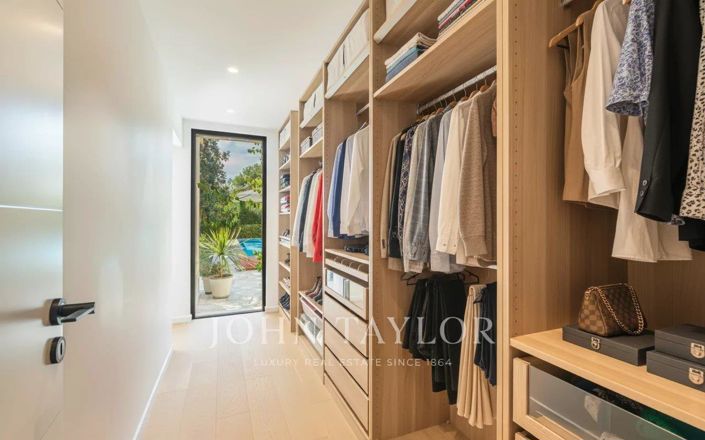 Image No.20-5 Bed House for sale