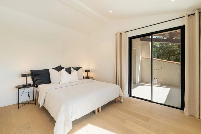 Image No.21-5 Bed House for sale