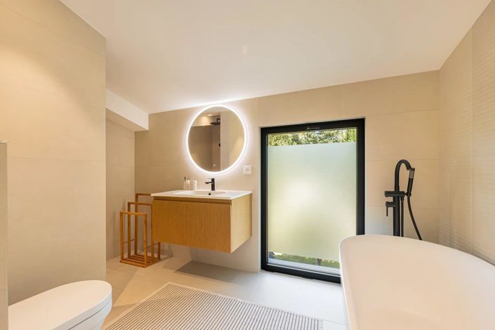 Image No.22-5 Bed House for sale