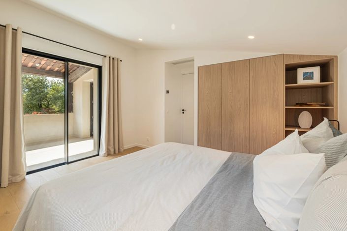 Image No.23-5 Bed House for sale