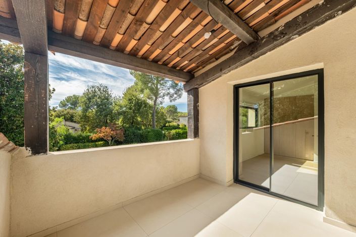 Image No.24-5 Bed House for sale