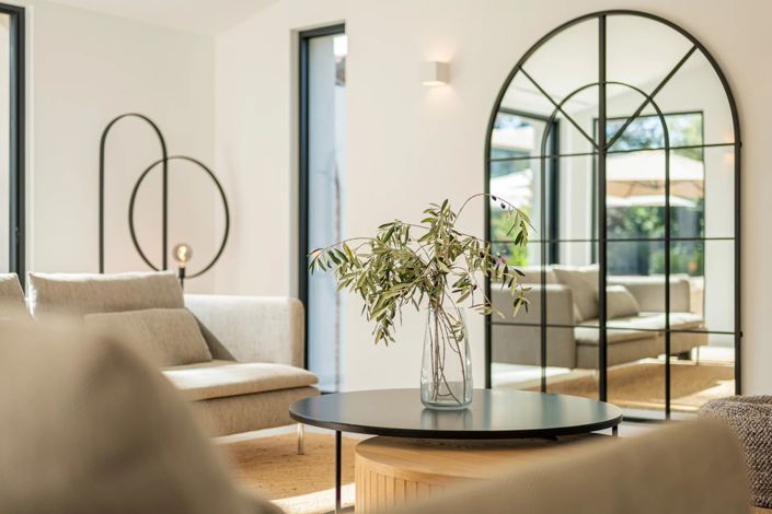 Image No.9-5 Bed House for sale