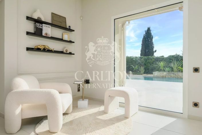 Image No.12-5 Bed House for sale