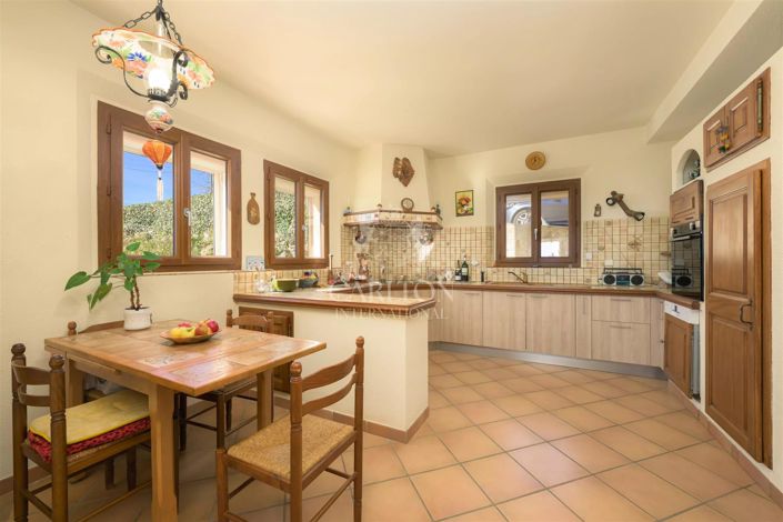 Image No.11-4 Bed House for sale