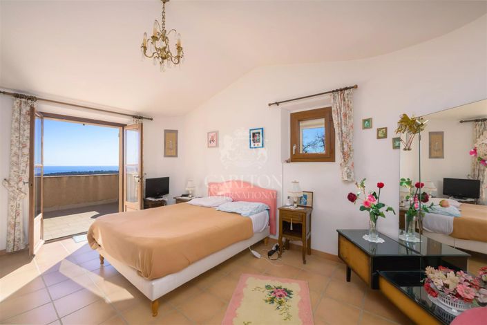 Image No.17-4 Bed House for sale