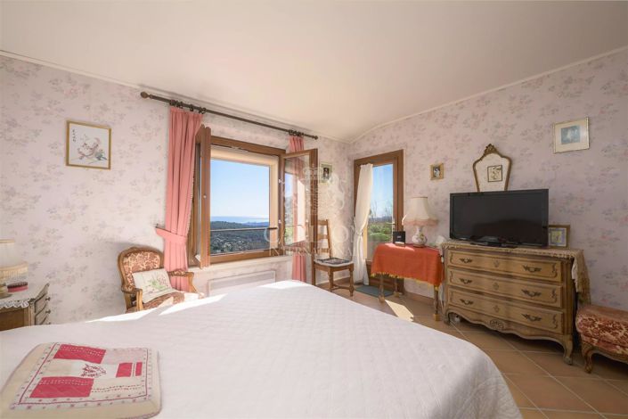 Image No.19-4 Bed House for sale