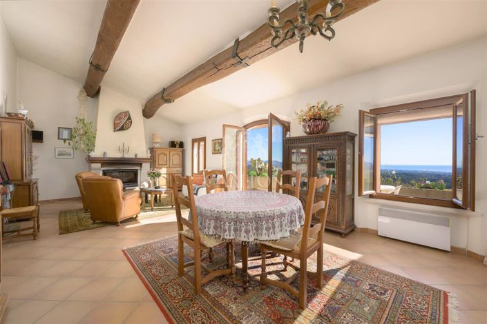 Image No.8-4 Bed House for sale