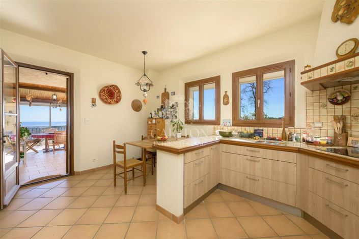 Image No.9-4 Bed House for sale