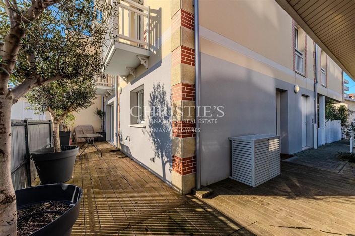 Image No.11-6 Bed House for sale