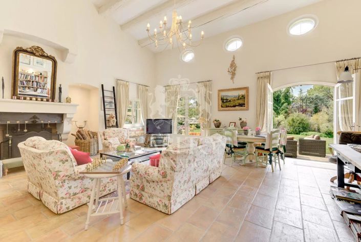 Image No.10-6 Bed House for sale