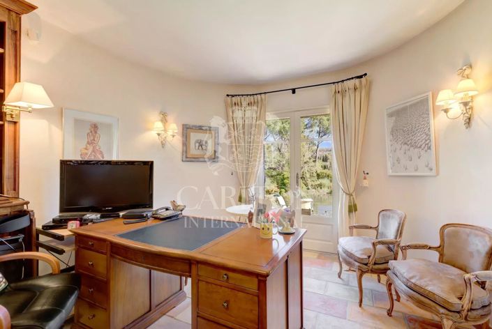 Image No.12-6 Bed House for sale