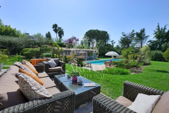 Image No.17-6 Bed House for sale