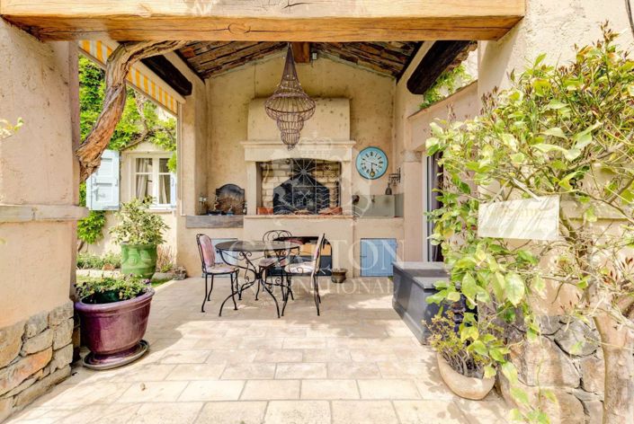 Image No.6-6 Bed House for sale