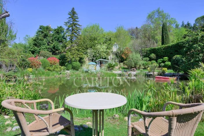 Image No.9-6 Bed House for sale